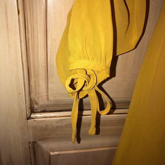 Lulus romper with flowing skirt - Picture 4 of 8